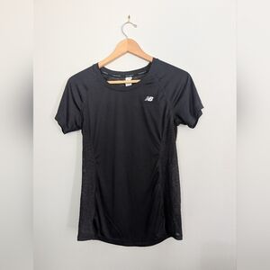 New Balance Women's Medium Black Athletic Tee